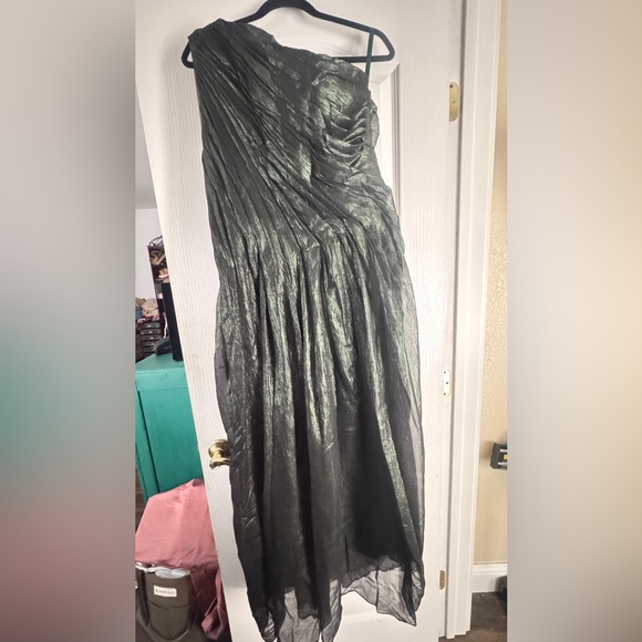 Silver Asymmetrical Sleeveless Gown for Cocktail - Picture 2 of 6